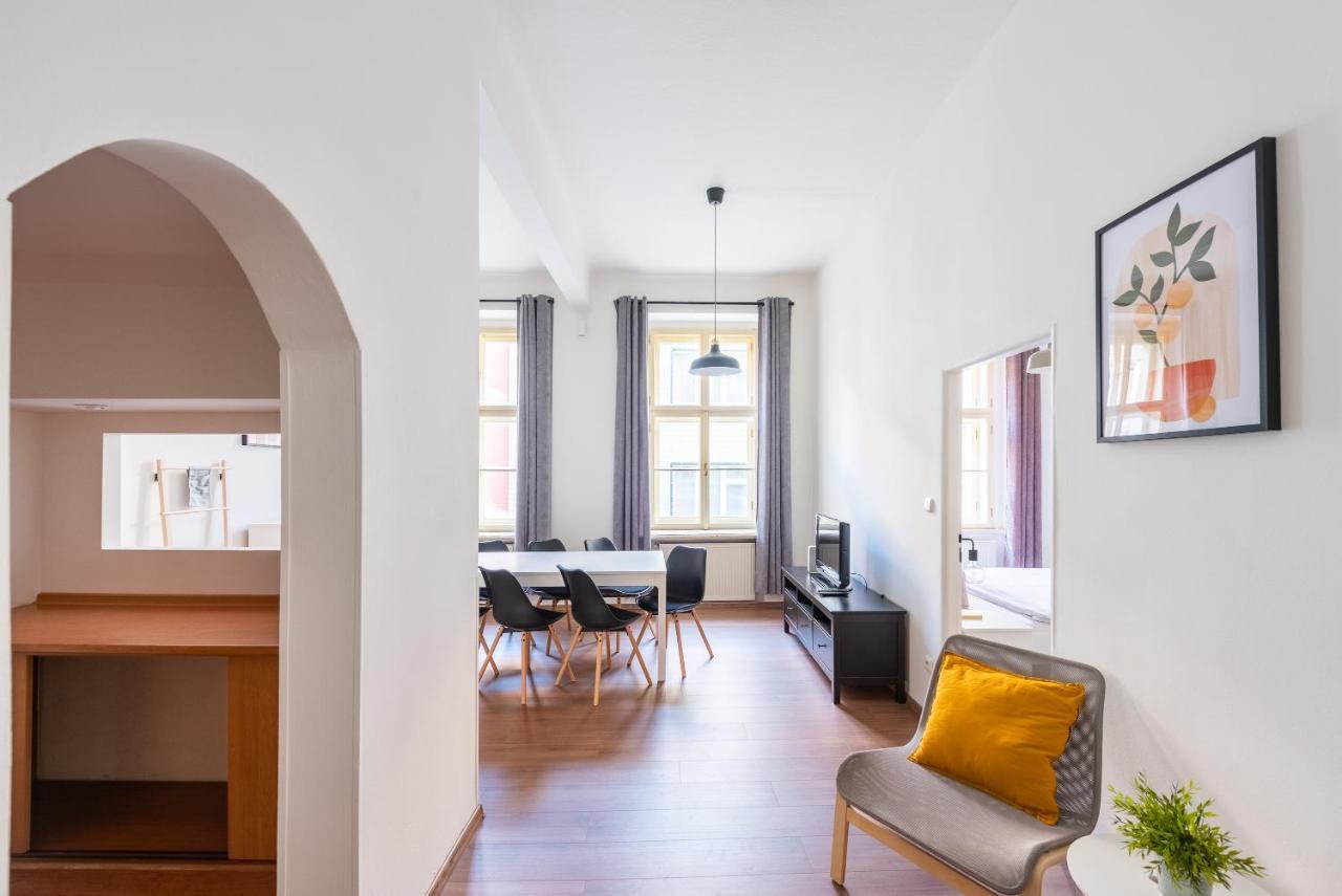 Budget Reznicka Apartment Praga Exterior foto