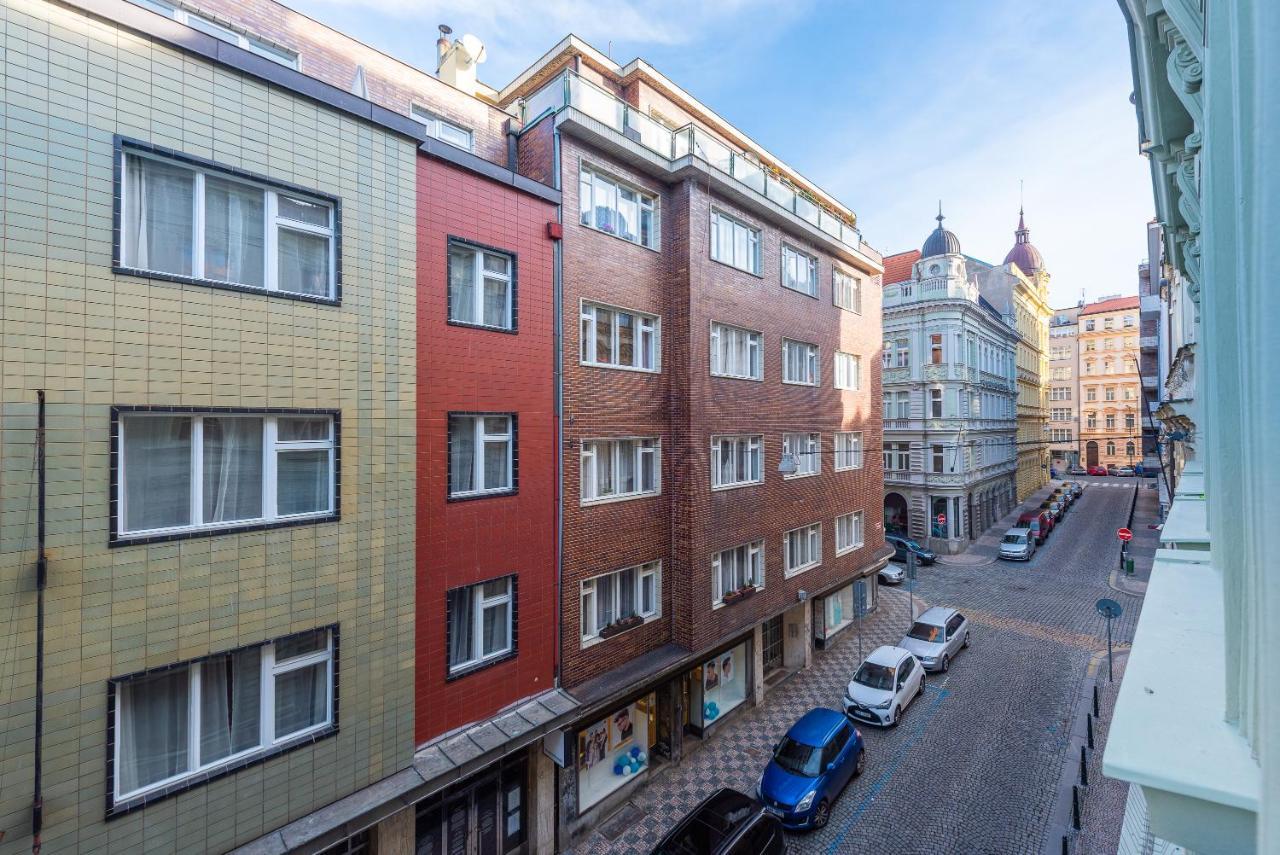Budget Reznicka Apartment Praga Exterior foto